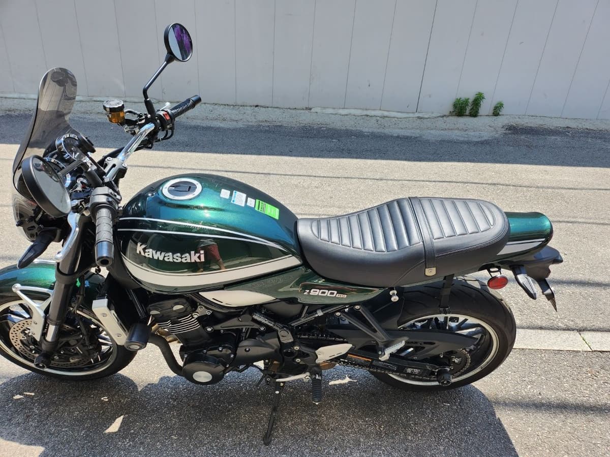 가와사키 Z 900 RS 2
