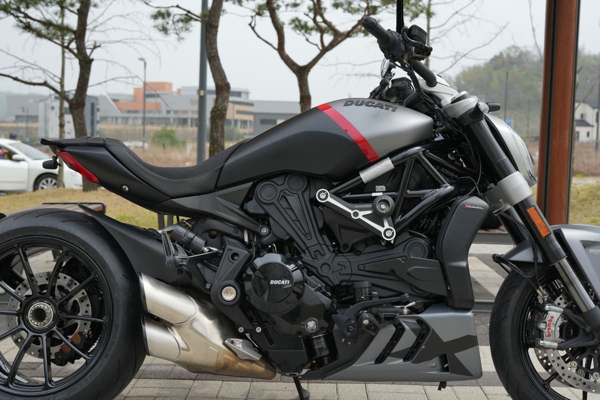 두카티 X 디아벨 블랙스타 2