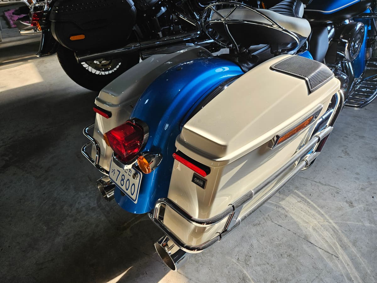 할리데이비슨 일렉트라 글라이드 리바이벌 4