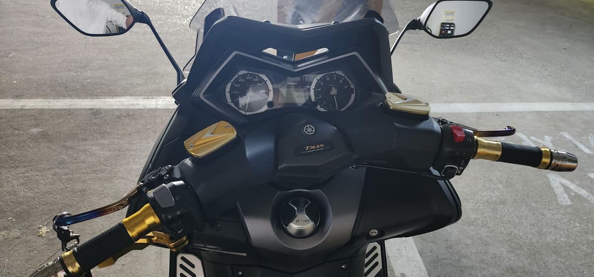 야마하 TMAX 530 more