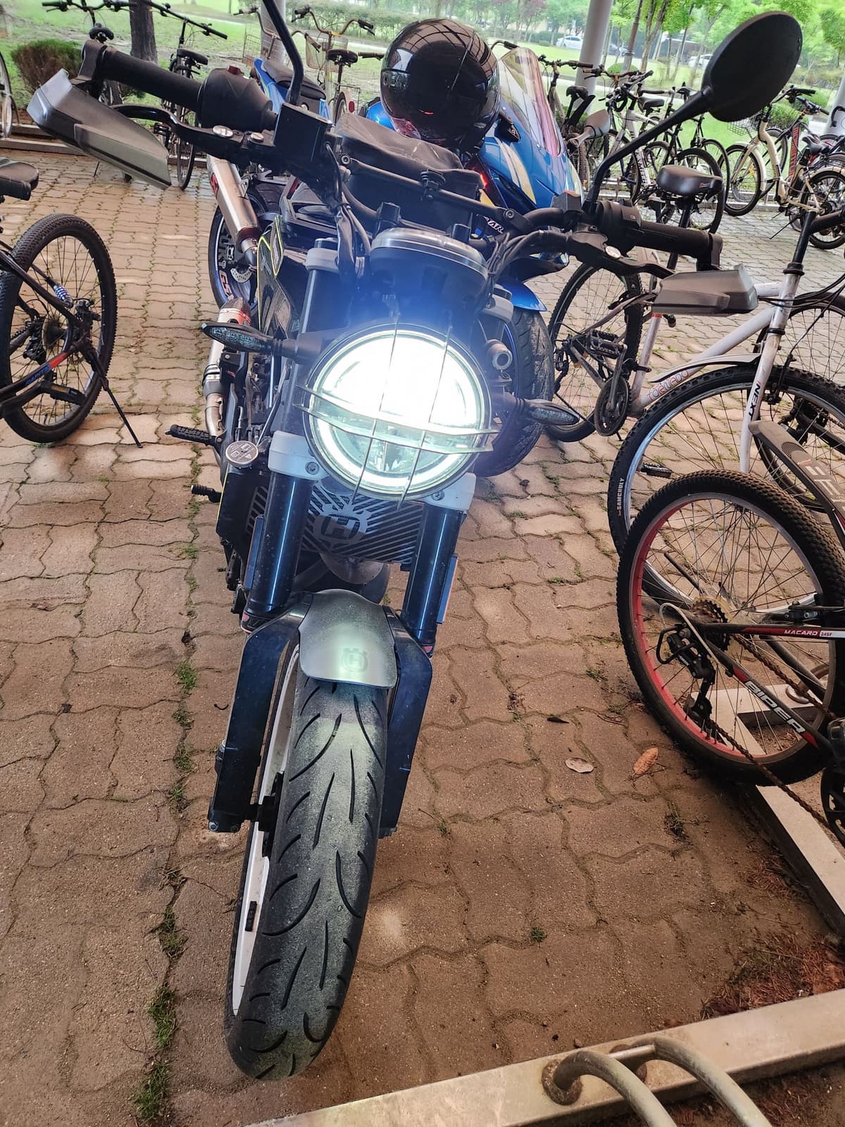 허스크바나 스바르트필렌 401 3