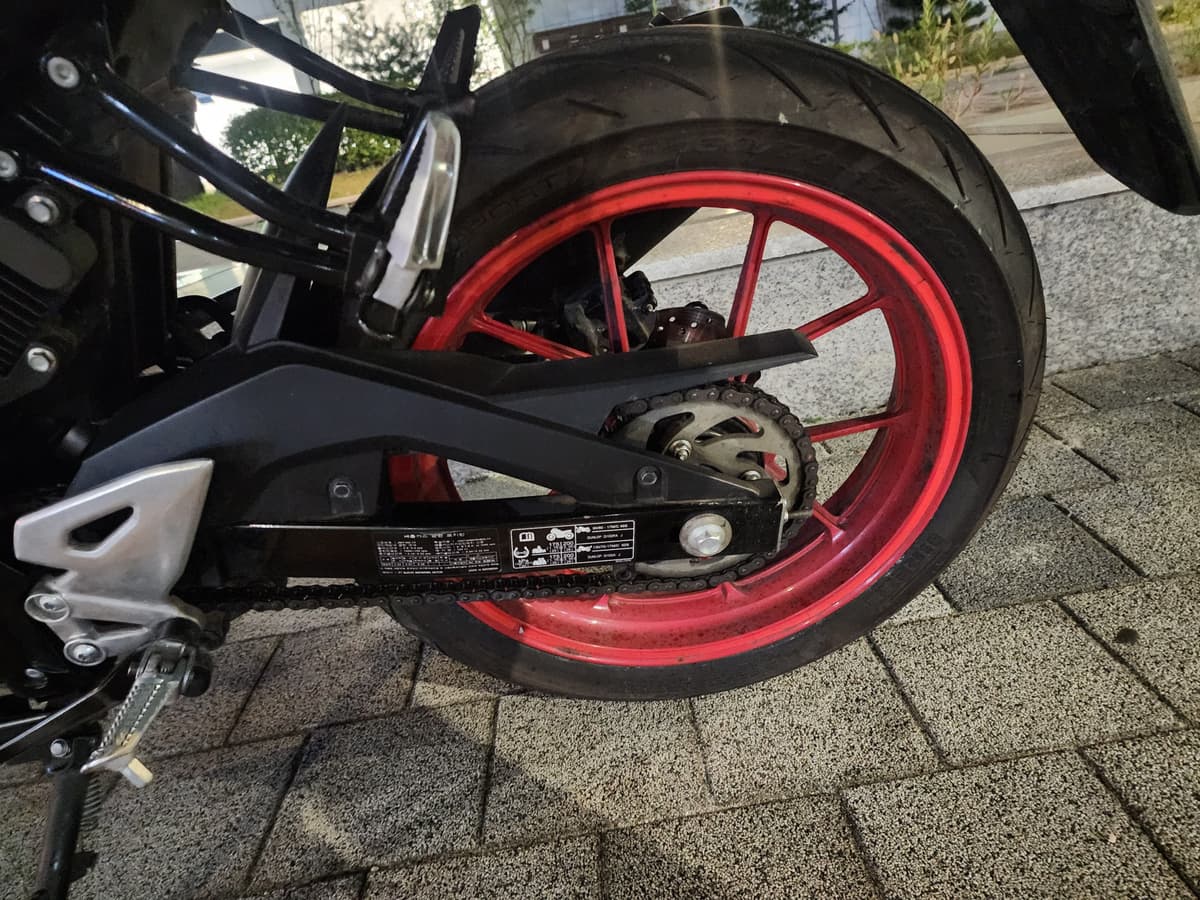 스즈키 GSX S 125 9