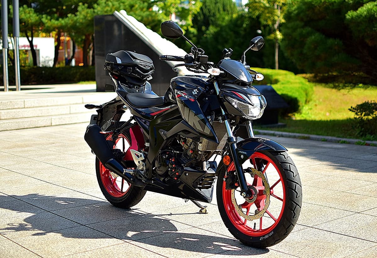 스즈키 GSX S 125 11