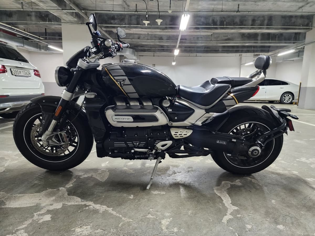 트라이엄프 로켓III R 2