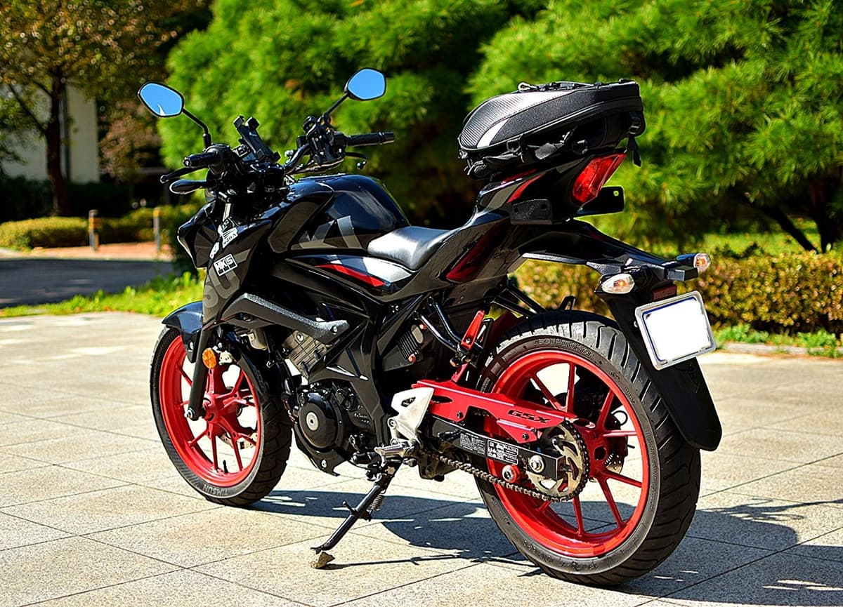 스즈키 GSX S 125 14