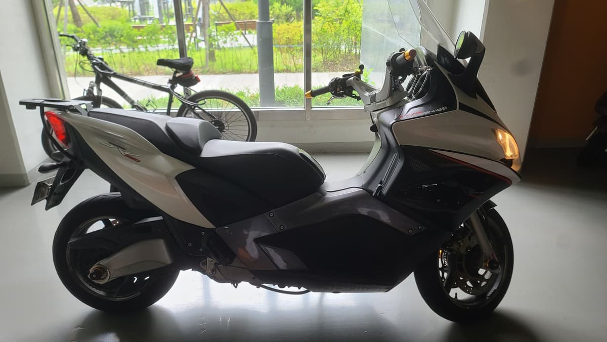 아프릴리아 SRV 850 2