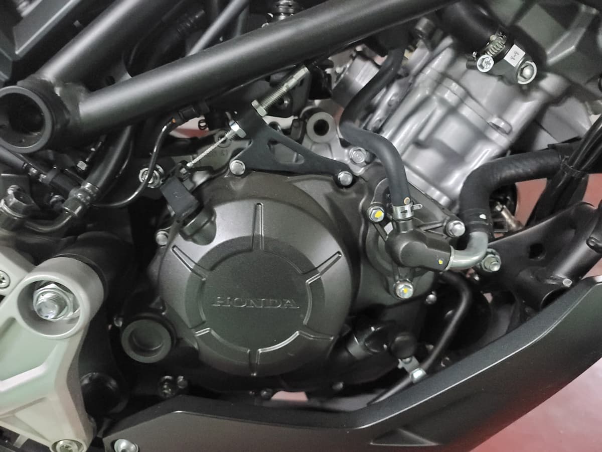 혼다 CB 125 R 7