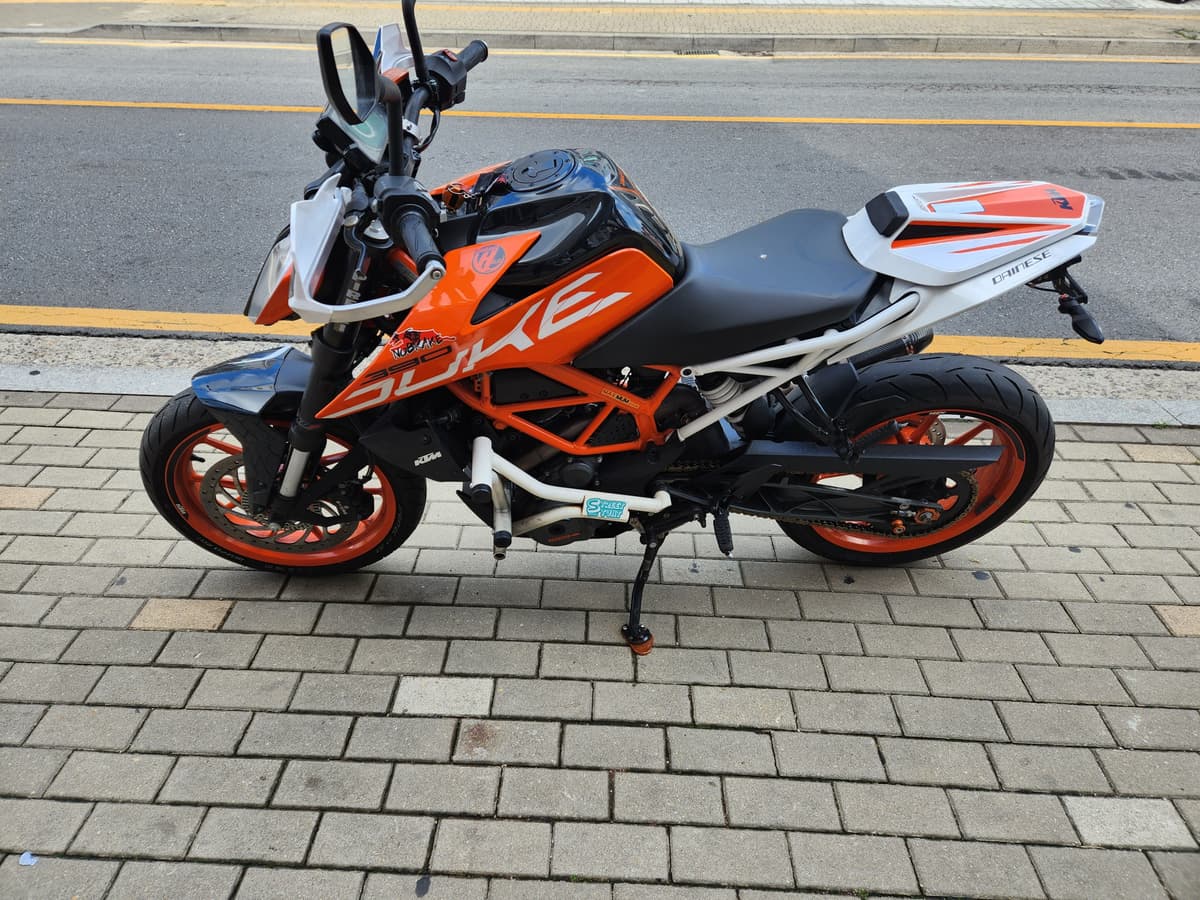KTM 390 듀크 2