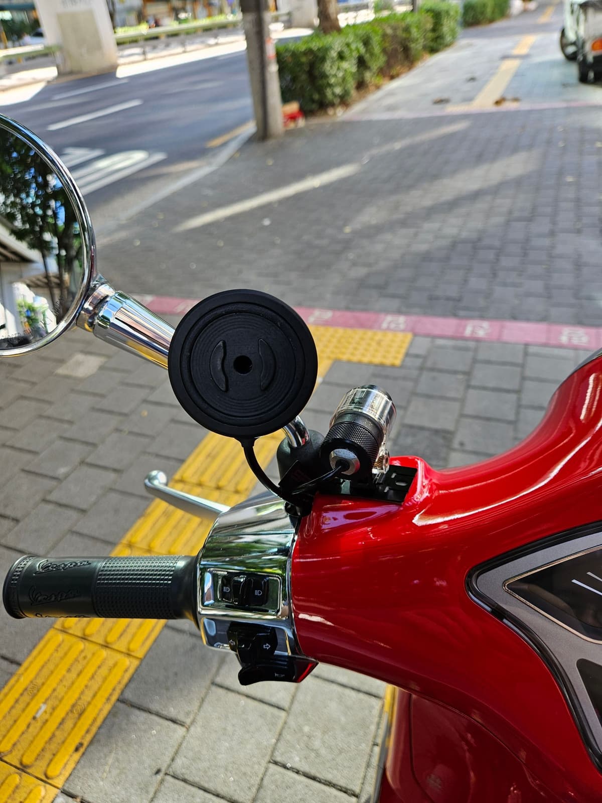 베스파 프리마베라 125 more