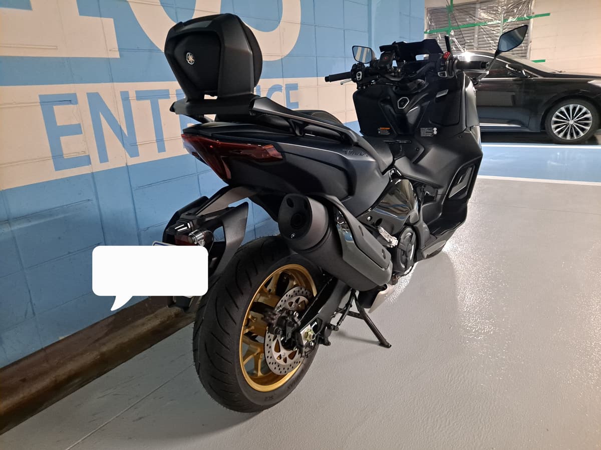 야마하 TMAX 560 8