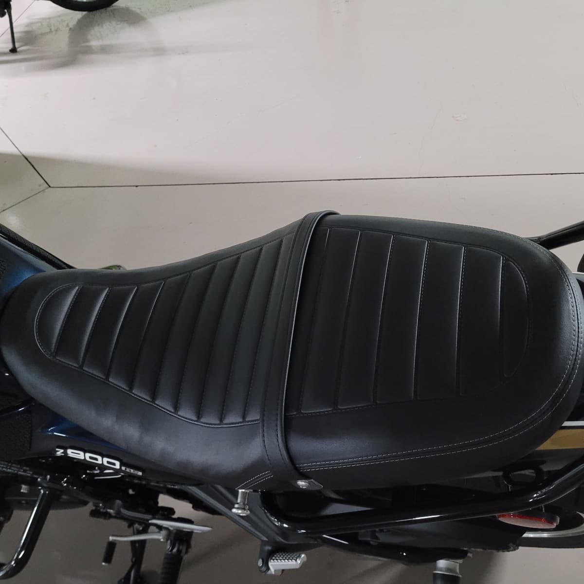 가와사키 Z 900 RS 8