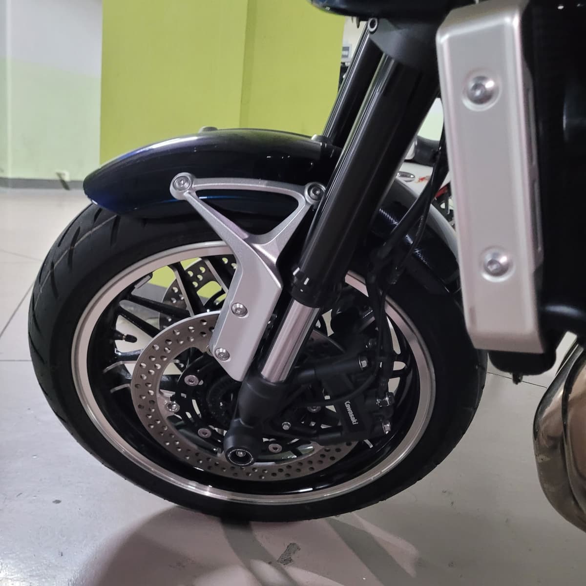 가와사키 Z 900 RS 9