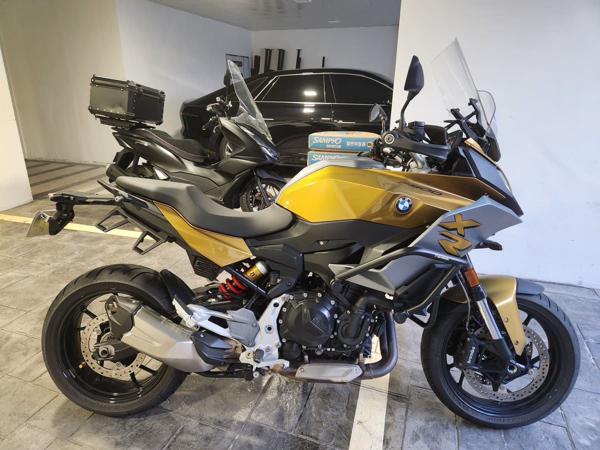 BMW F 900 XR 1