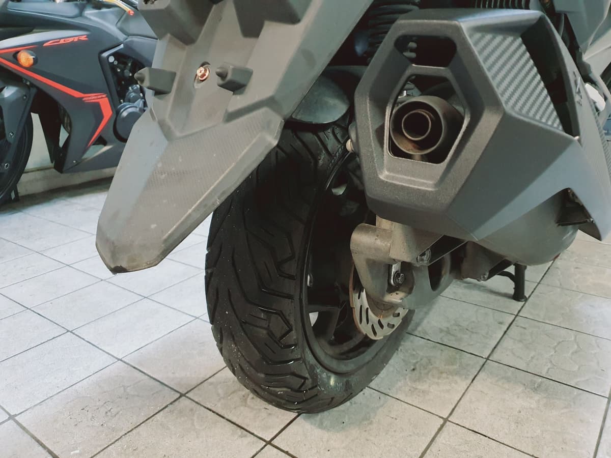 SYM 크루심 300 ABS 9