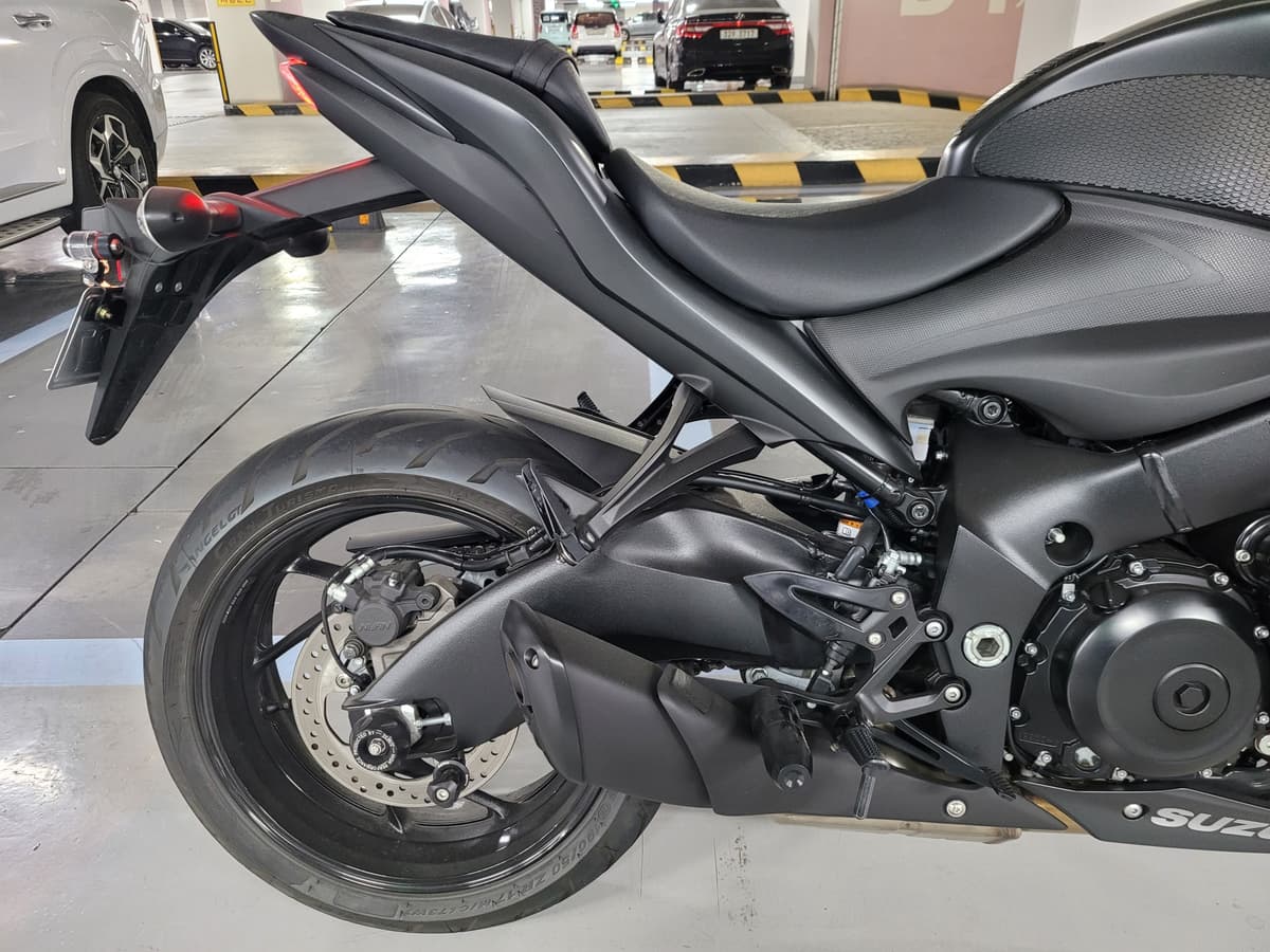 스즈키 GSX S 1000 10