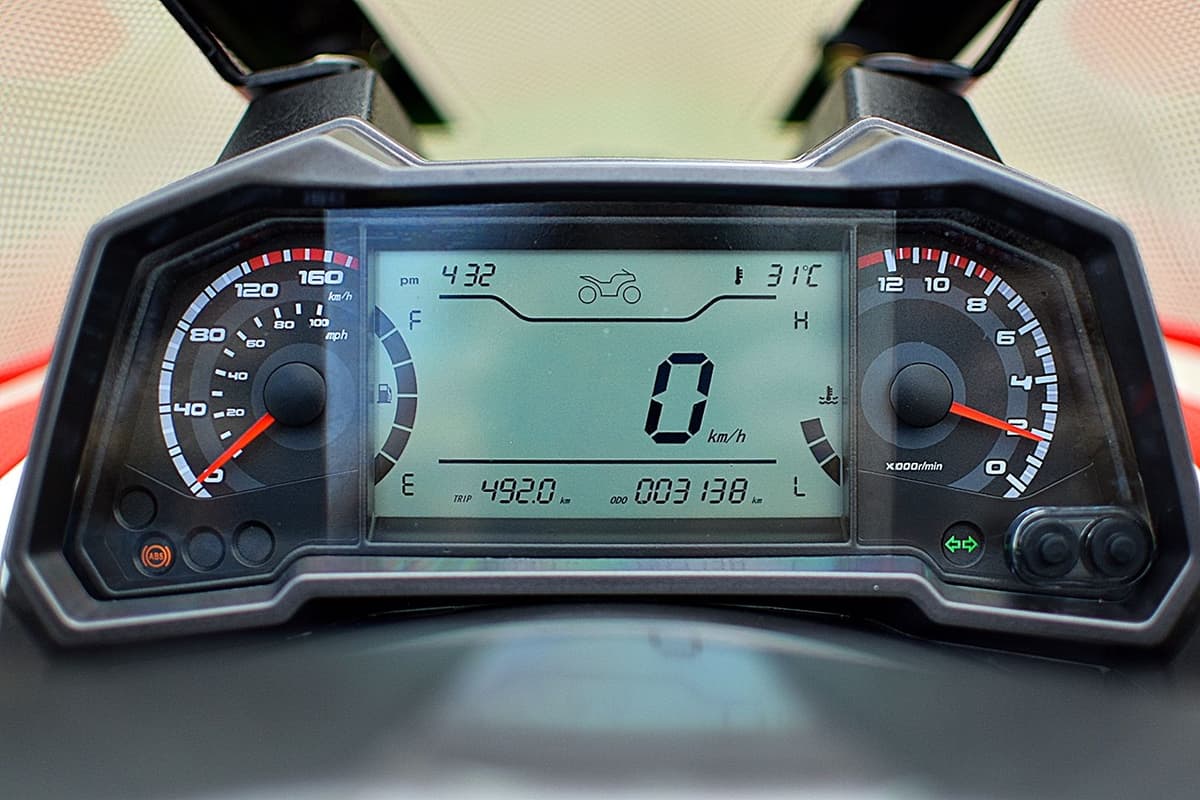 케이앤씨모터스 이지맥스 300 ABS 5