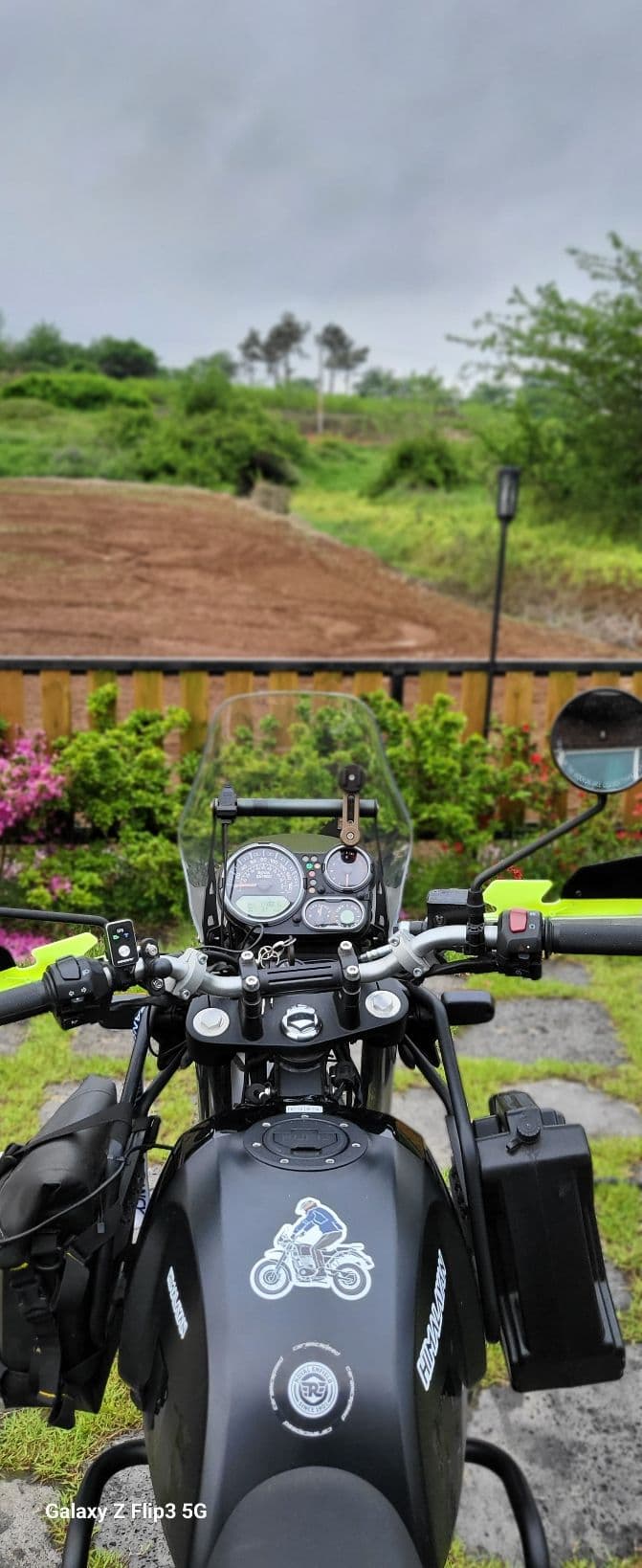 로얄엔필드 히말라얀 more