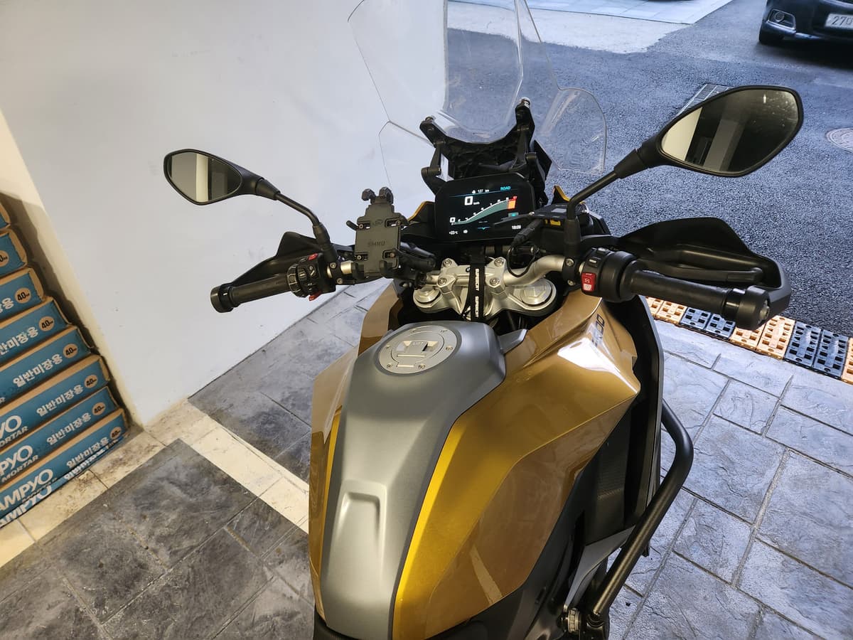 BMW F 900 XR more