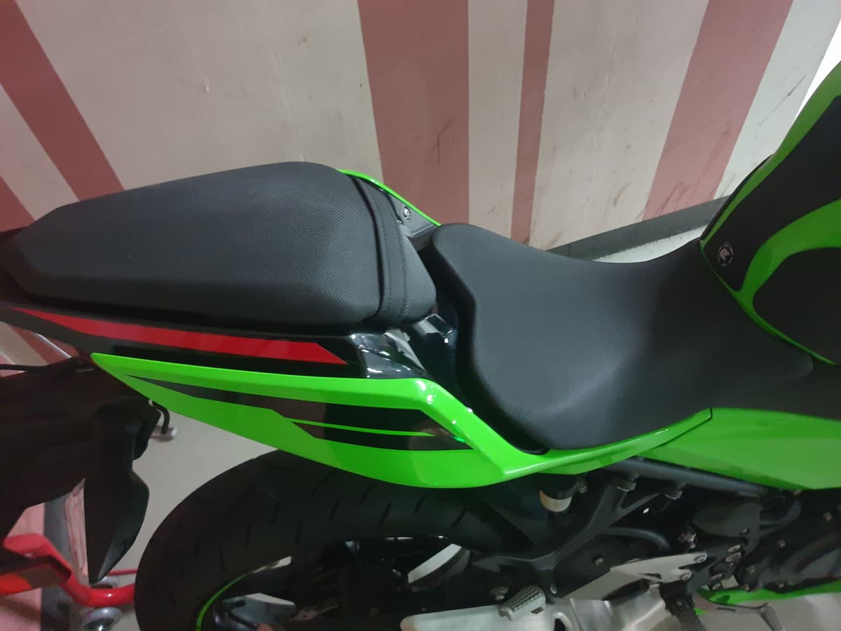 가와사키 닌자 400 ABS 8