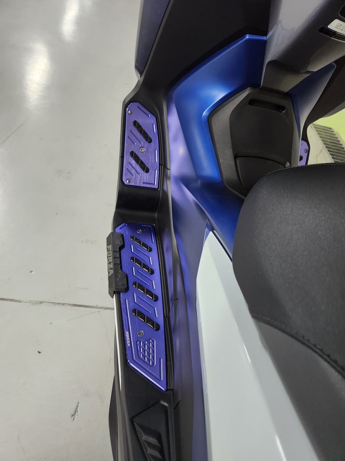 혼다 포르자 300 more