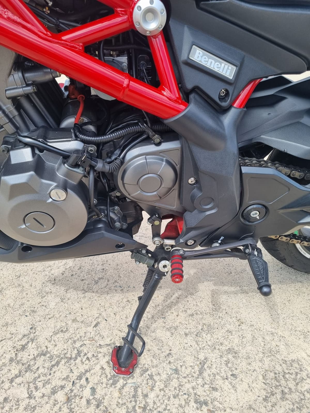 베넬리 TNT 300 ABS 7