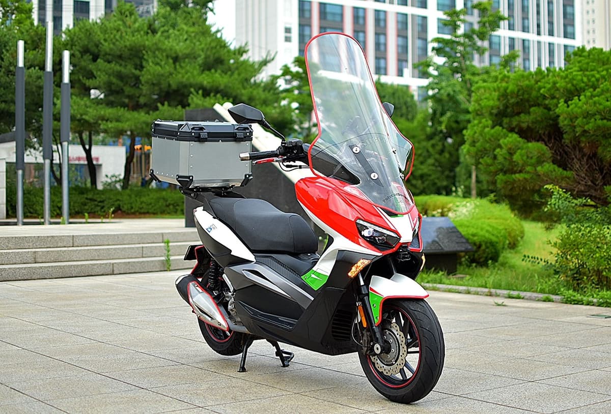 케이앤씨모터스 이지맥스 300 ABS 8