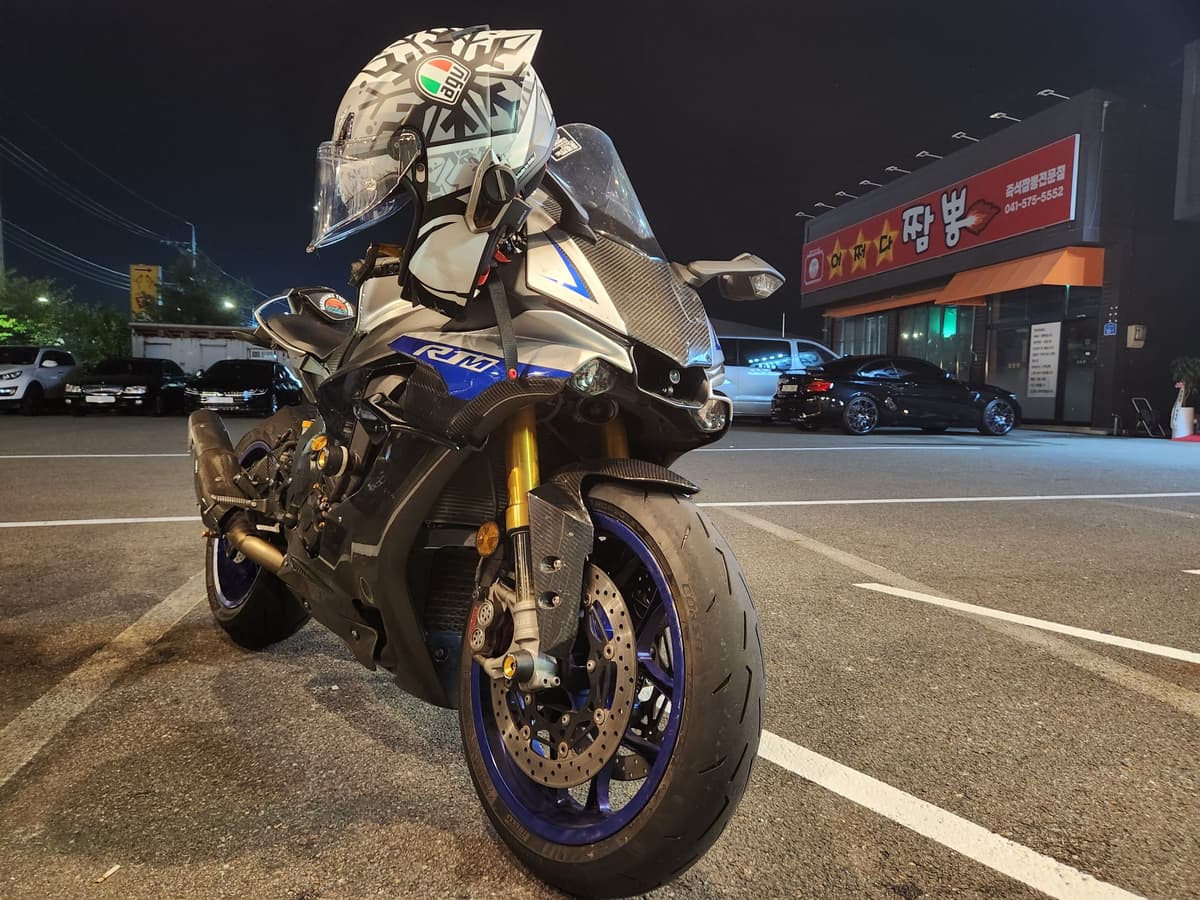 야마하 YZF R1 M 4