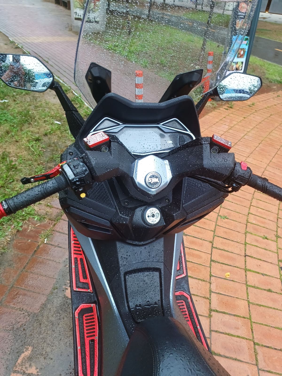 SYM 크루심 300 알파 ABS 15