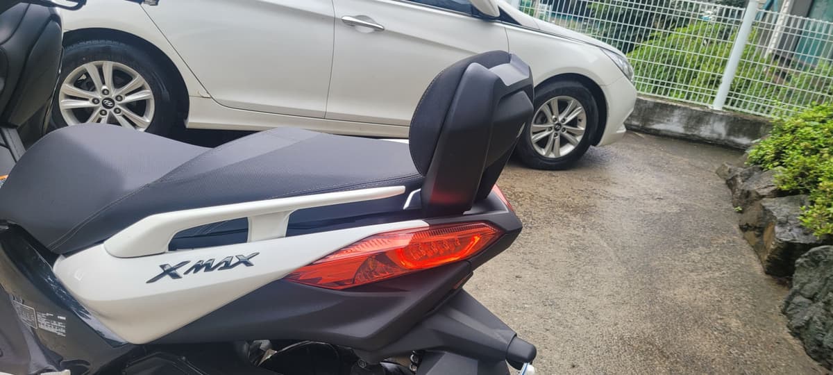 야마하 XMAX 300 ABS 4
