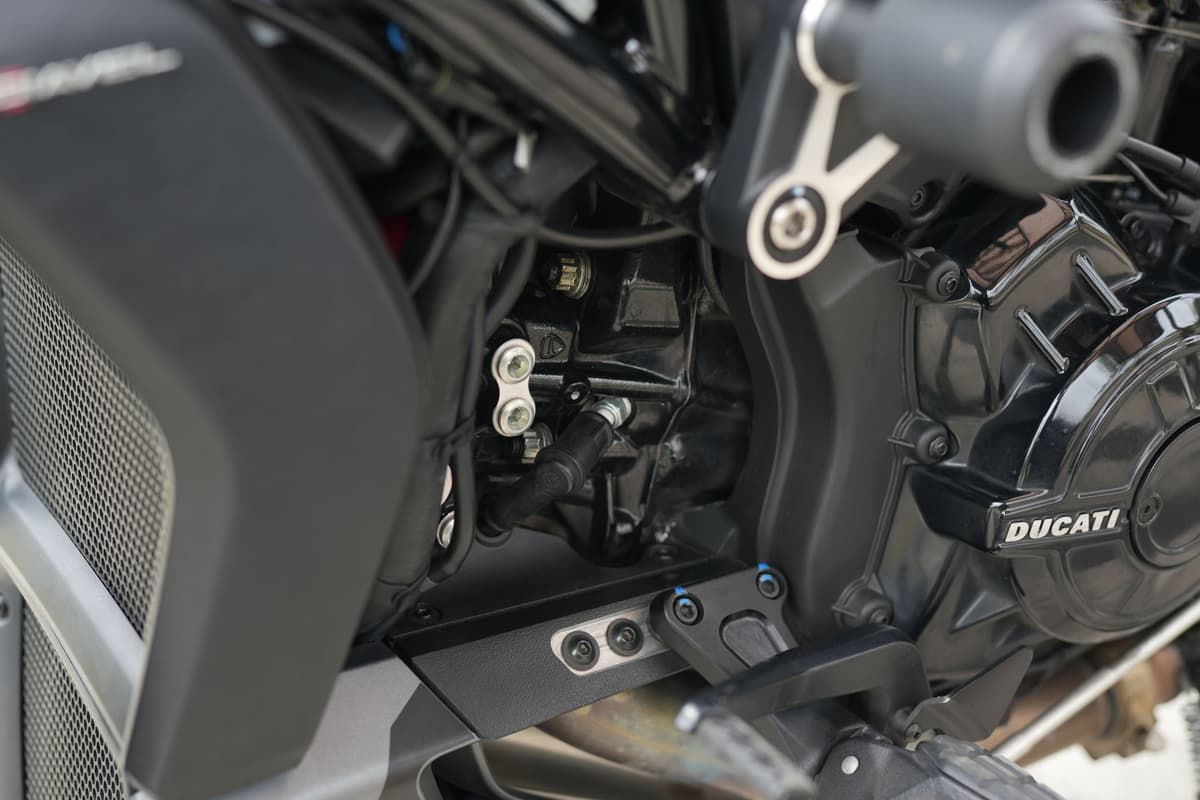 두카티 X 디아벨 블랙스타 14