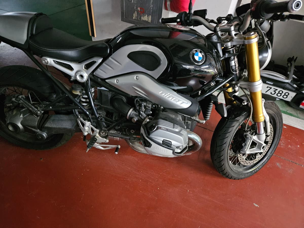 BMW R nine T 2