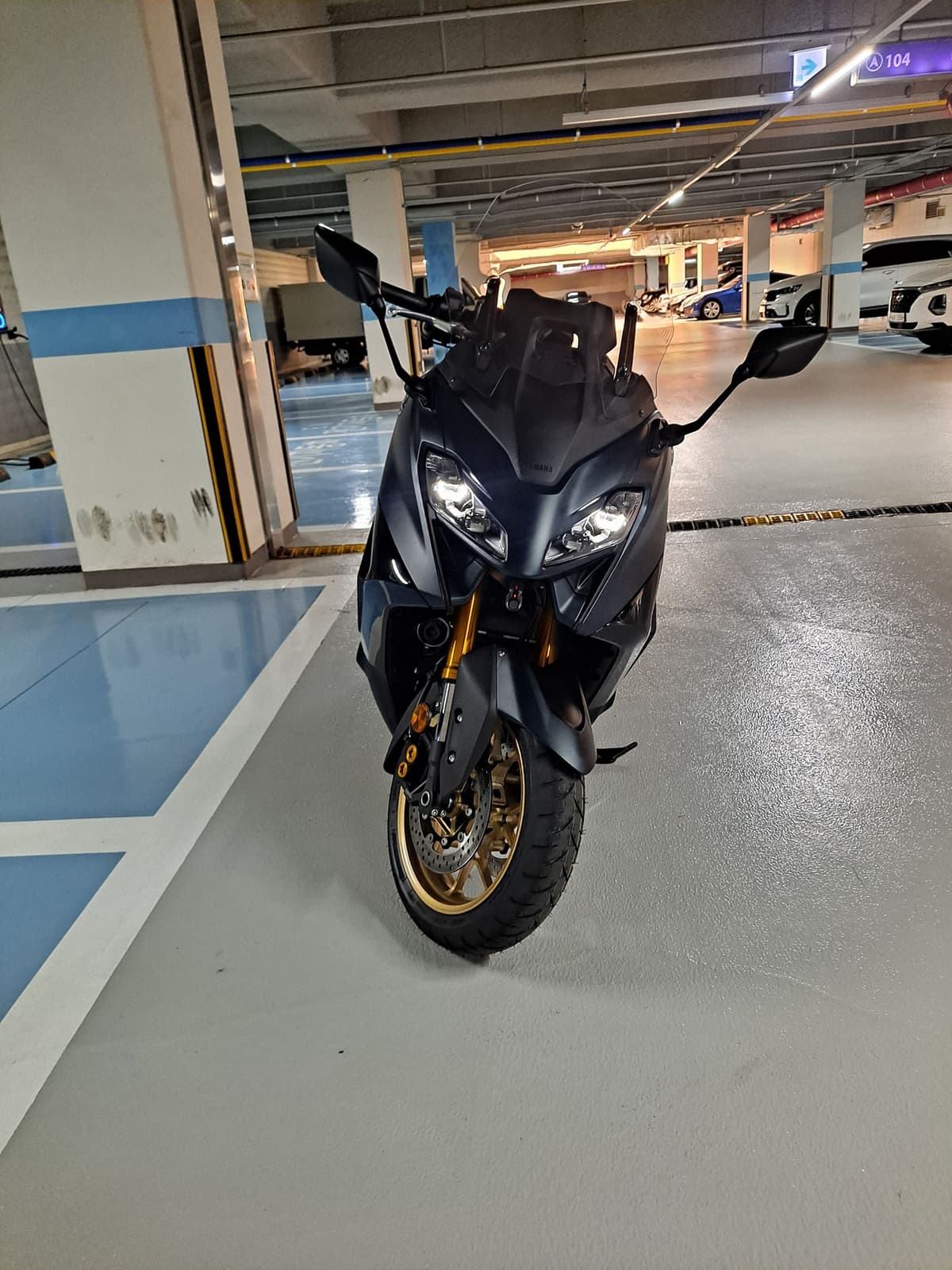 야마하 TMAX 560 3