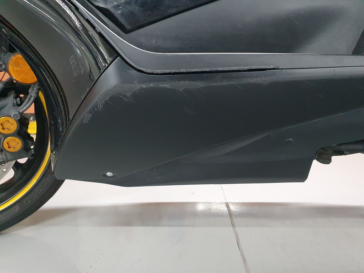 야마하 TMAX DX 19