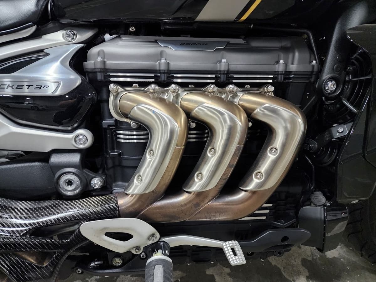 트라이엄프 로켓III R 7