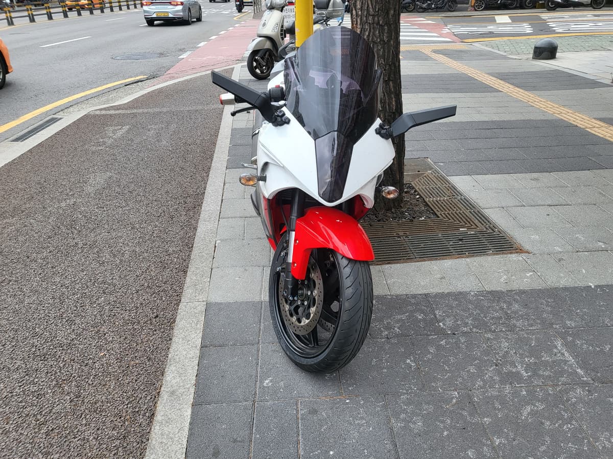 KR모터스 코멧 650 RC 3