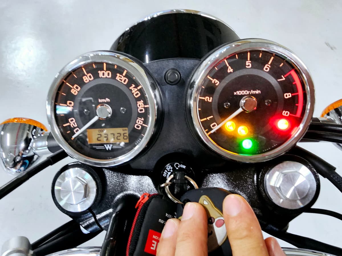 가와사키 W 800 5