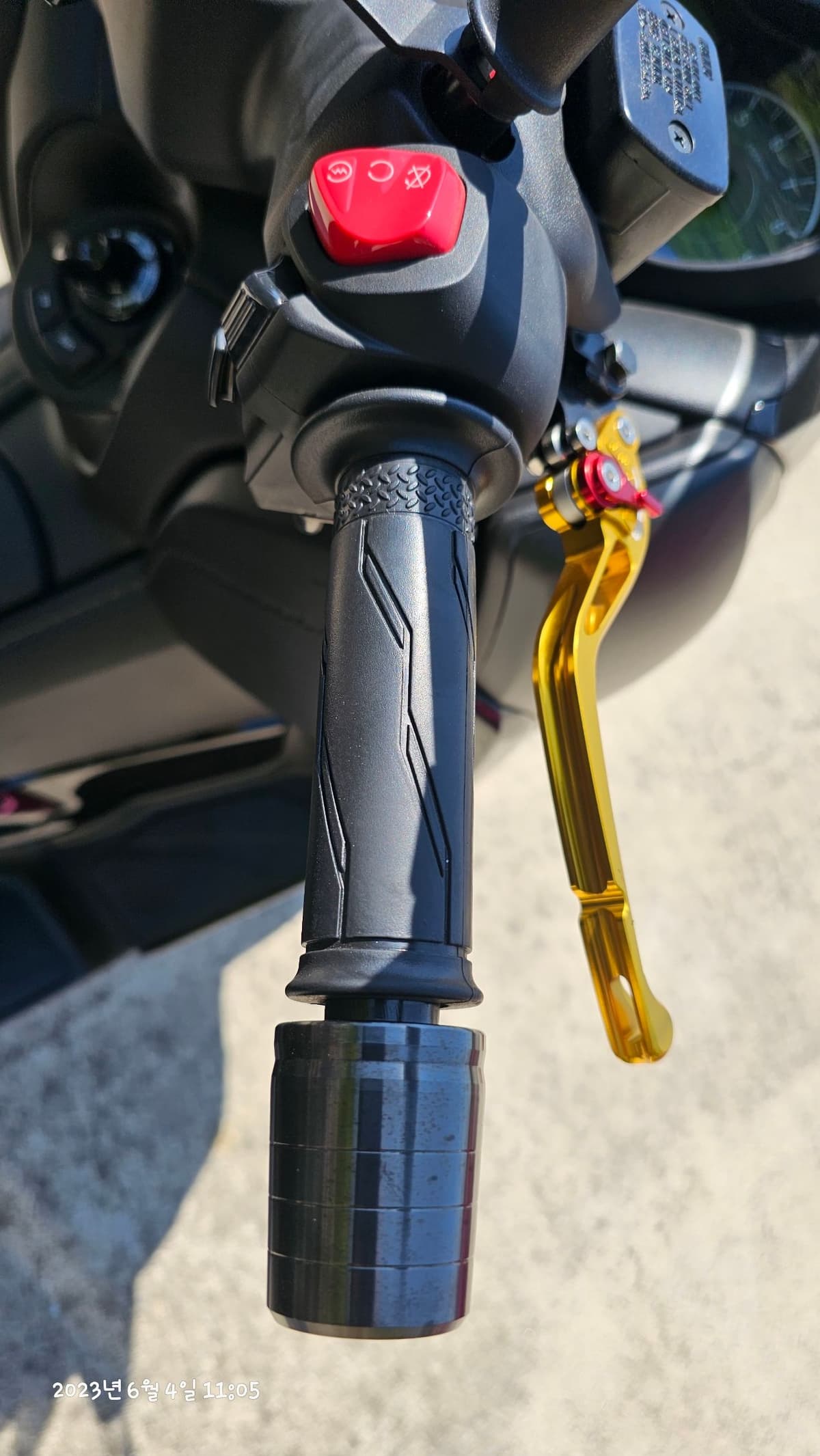 야마하 XMAX 300 ABS more