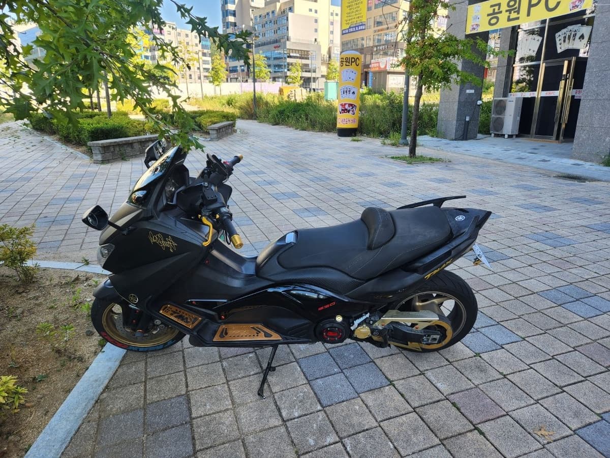 야마하 TMAX 530 7