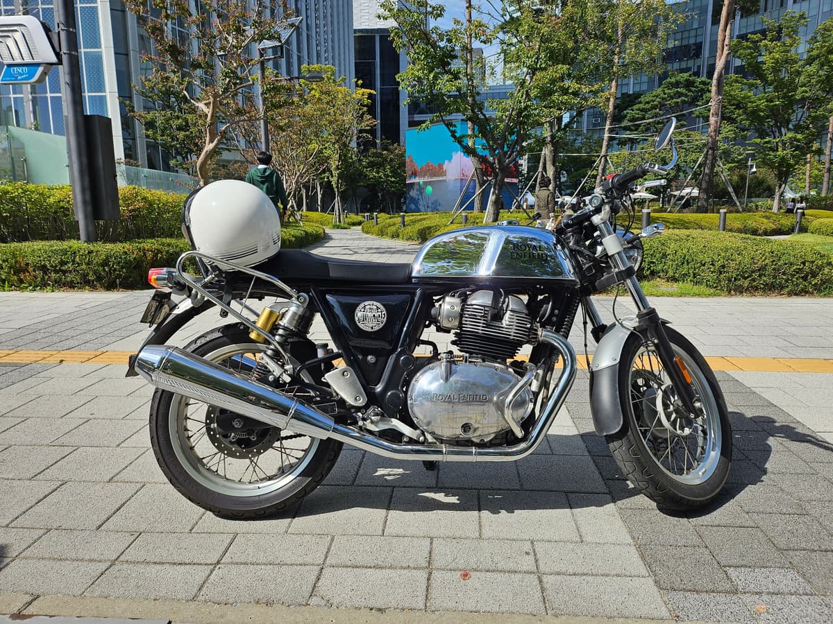 로얄엔필드 컨티넨탈 GT 650 1