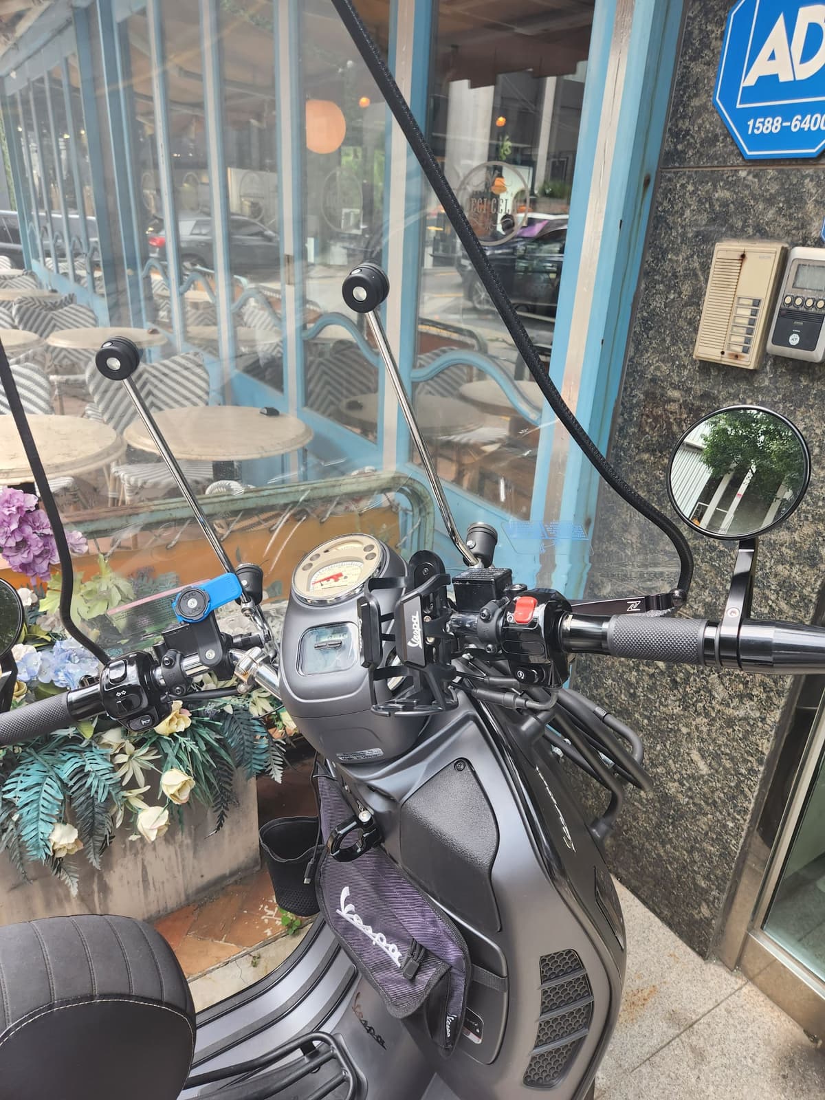 베스파 GTV 300 세이조르니 more