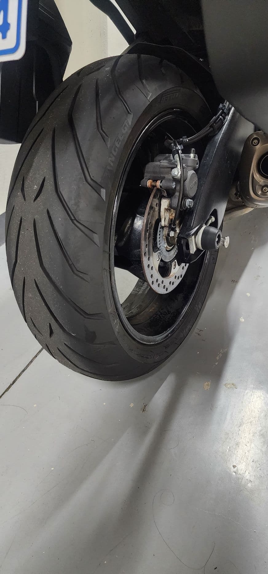 스즈키 GSX S 1000 F 8