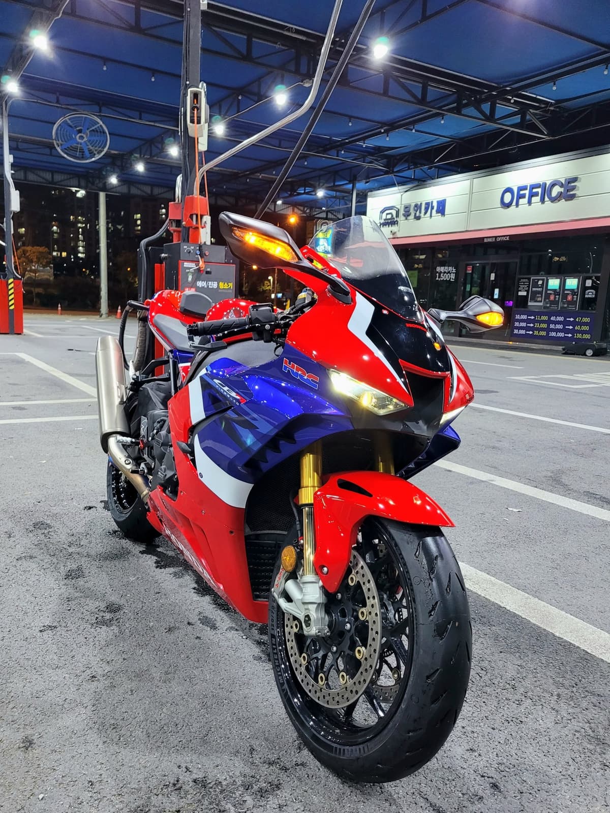 혼다 CBR 1000 RR-R 파이어블레이드 SP 4