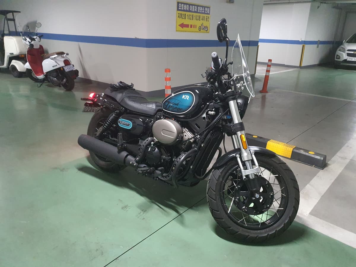 KR모터스 아퀼라 300 SS 8