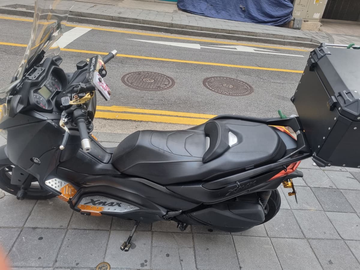 야마하 XMAX 300 ABS 2