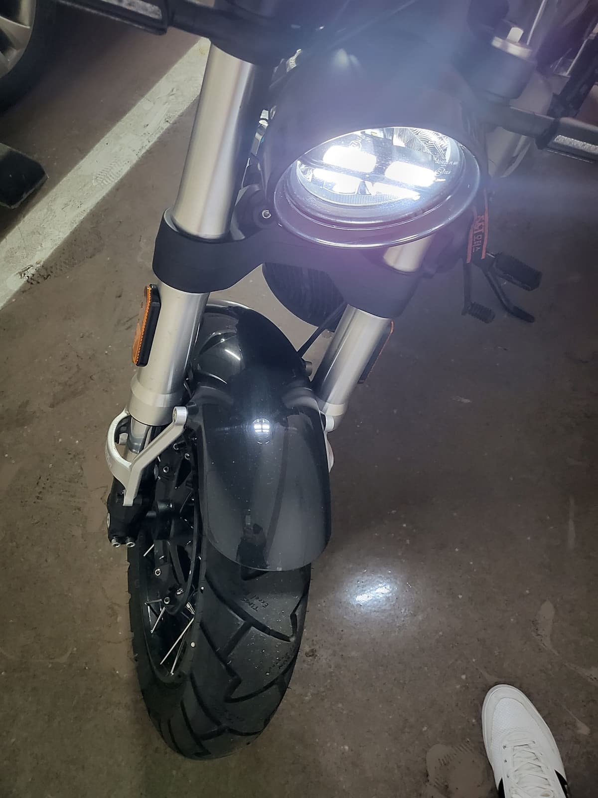 KR모터스 아퀼라 300 SS 3