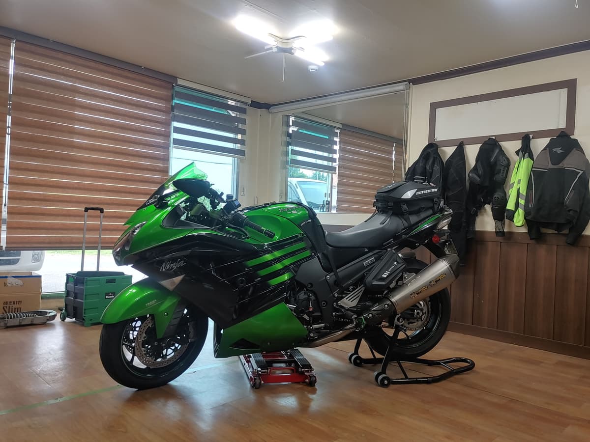 가와사키 ZZR 1400 올린즈 에디션 1