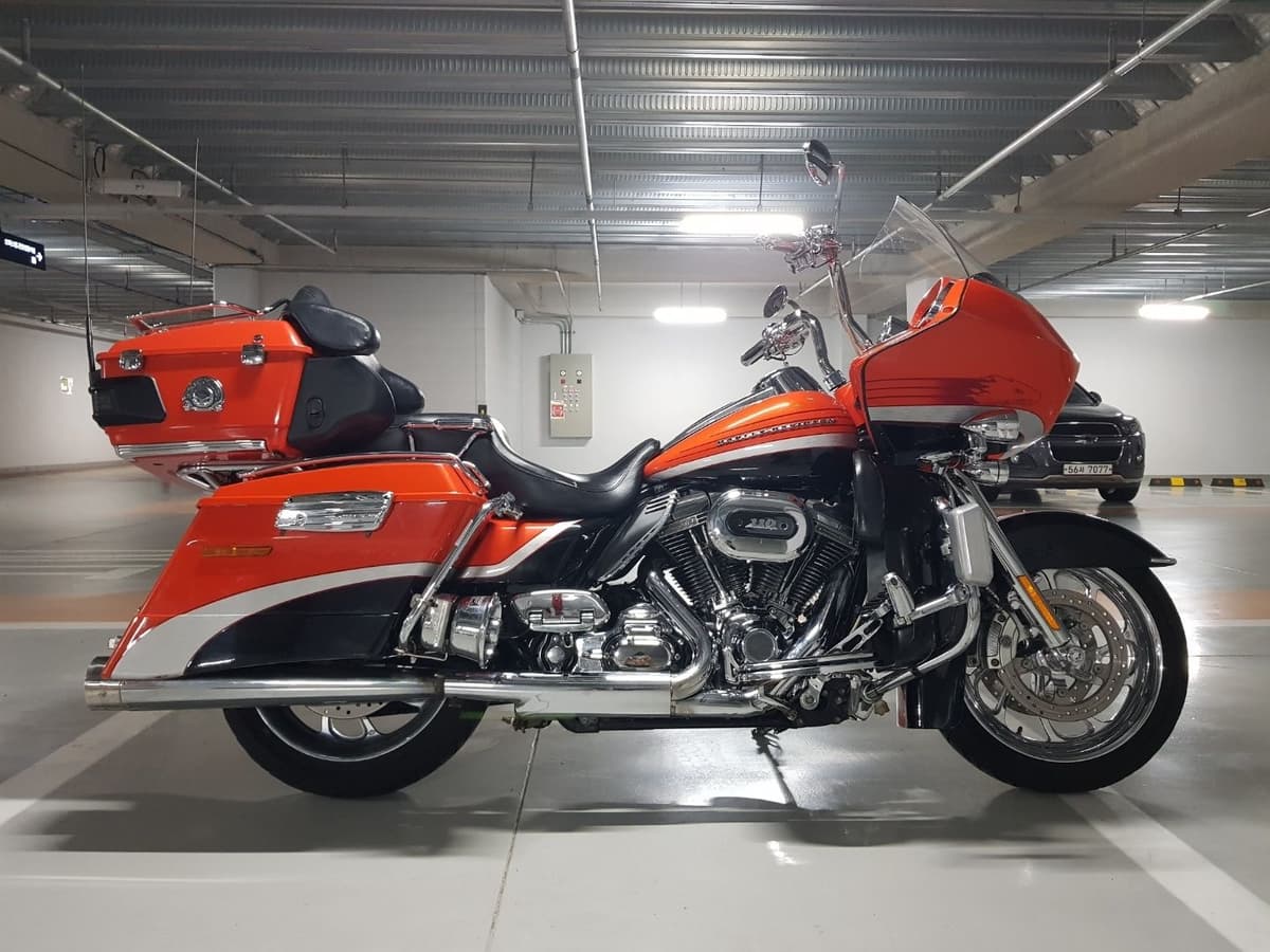 할리데이비슨 CVO 로드 글라이드 울트라 1