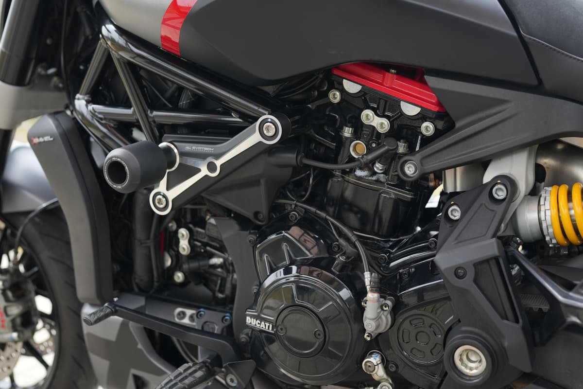 두카티 X 디아벨 블랙스타 1