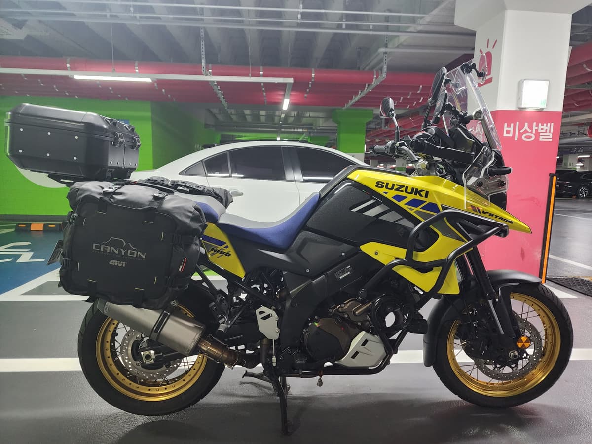 스즈키 브이스트롬 1050 XT 1