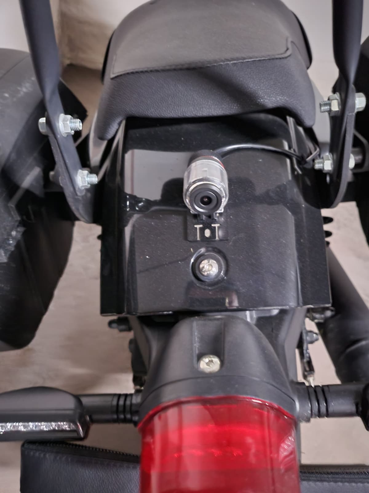 KR모터스 아퀼라 300 SS 9